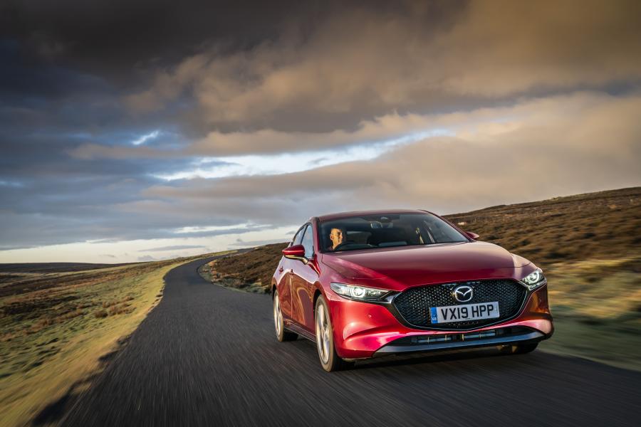  Mazda3 Skyactiv-G Sport Lux Hatchback 2019 года  (UK) (фото 28 из 91)